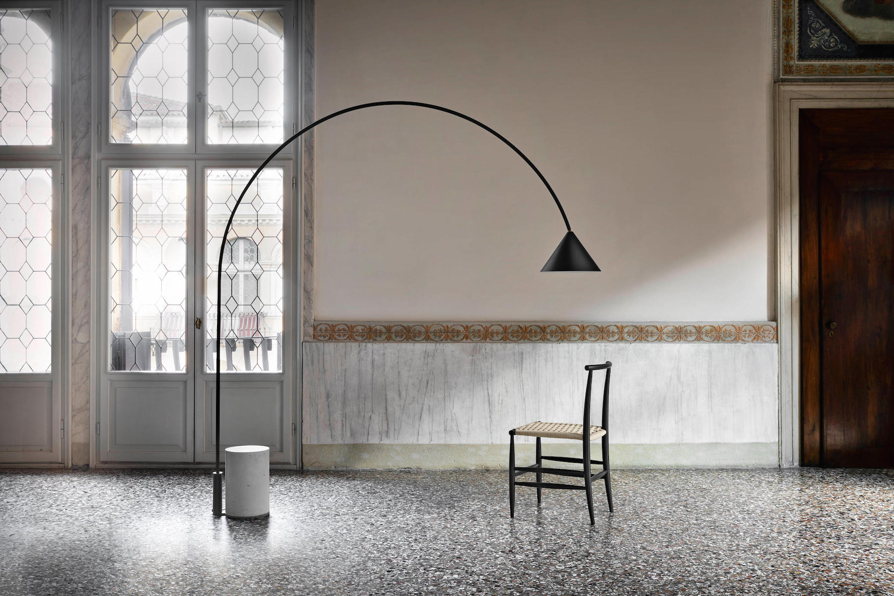 Arc floor lamps: between design icons and contemporary pieces - Mohd
