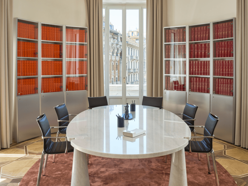 Architecture of silence: a professional studio between history and contemporary design