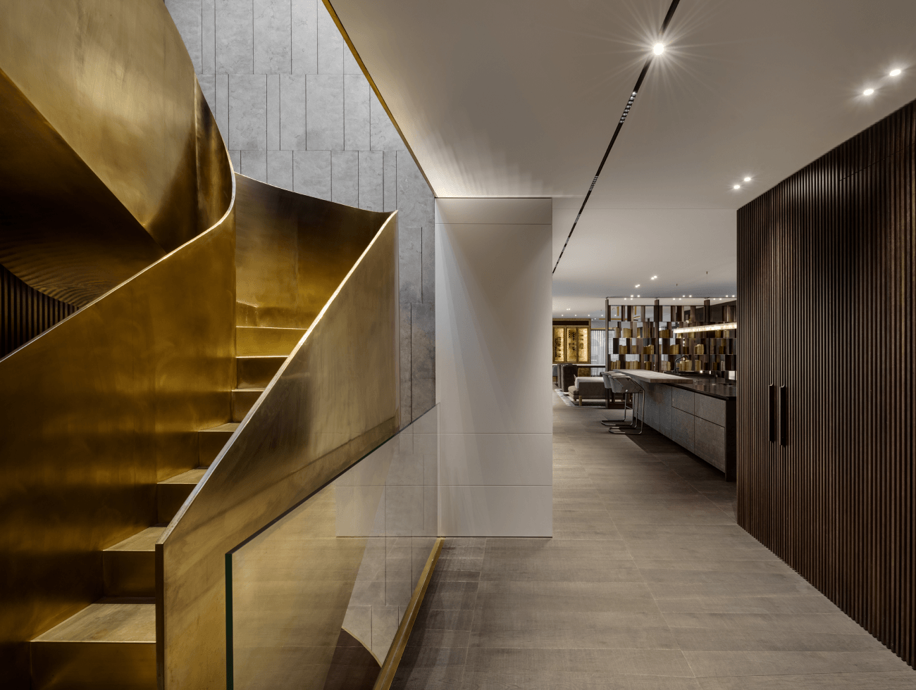 Henge HEREZ HYATT